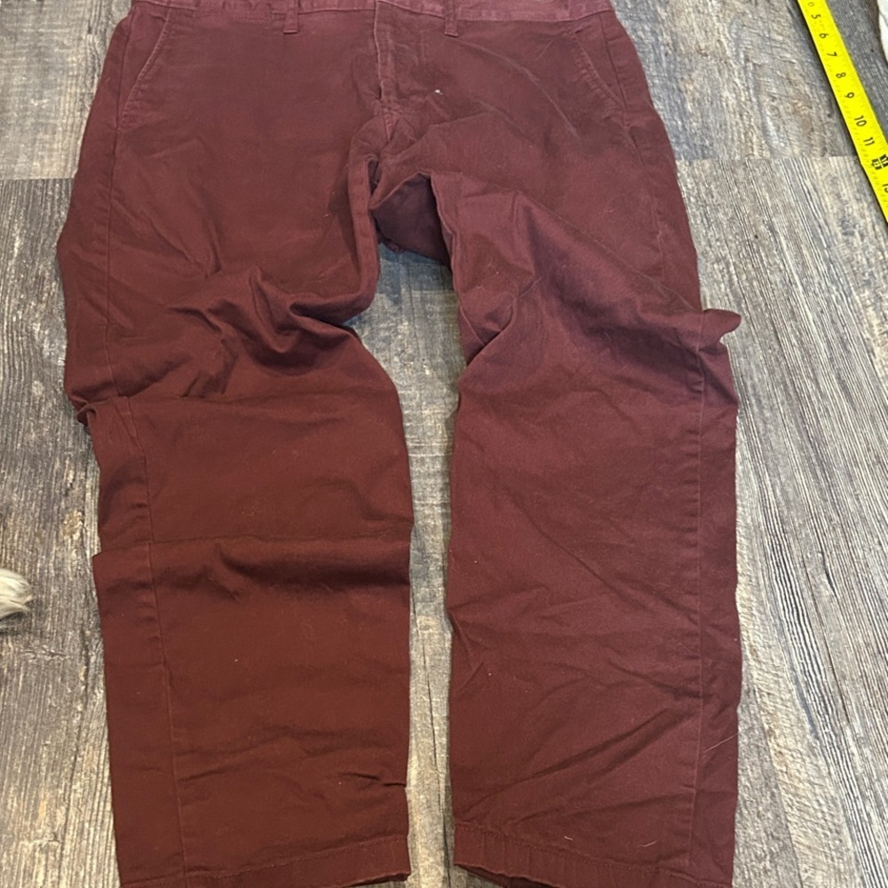 J. Crew Men's Chinos in Burgundy 30